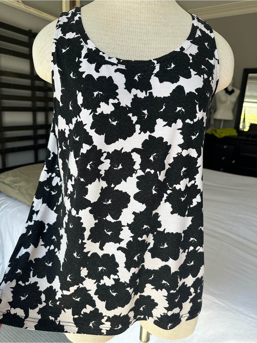 Chico's Black and White Floral Tank, size medium